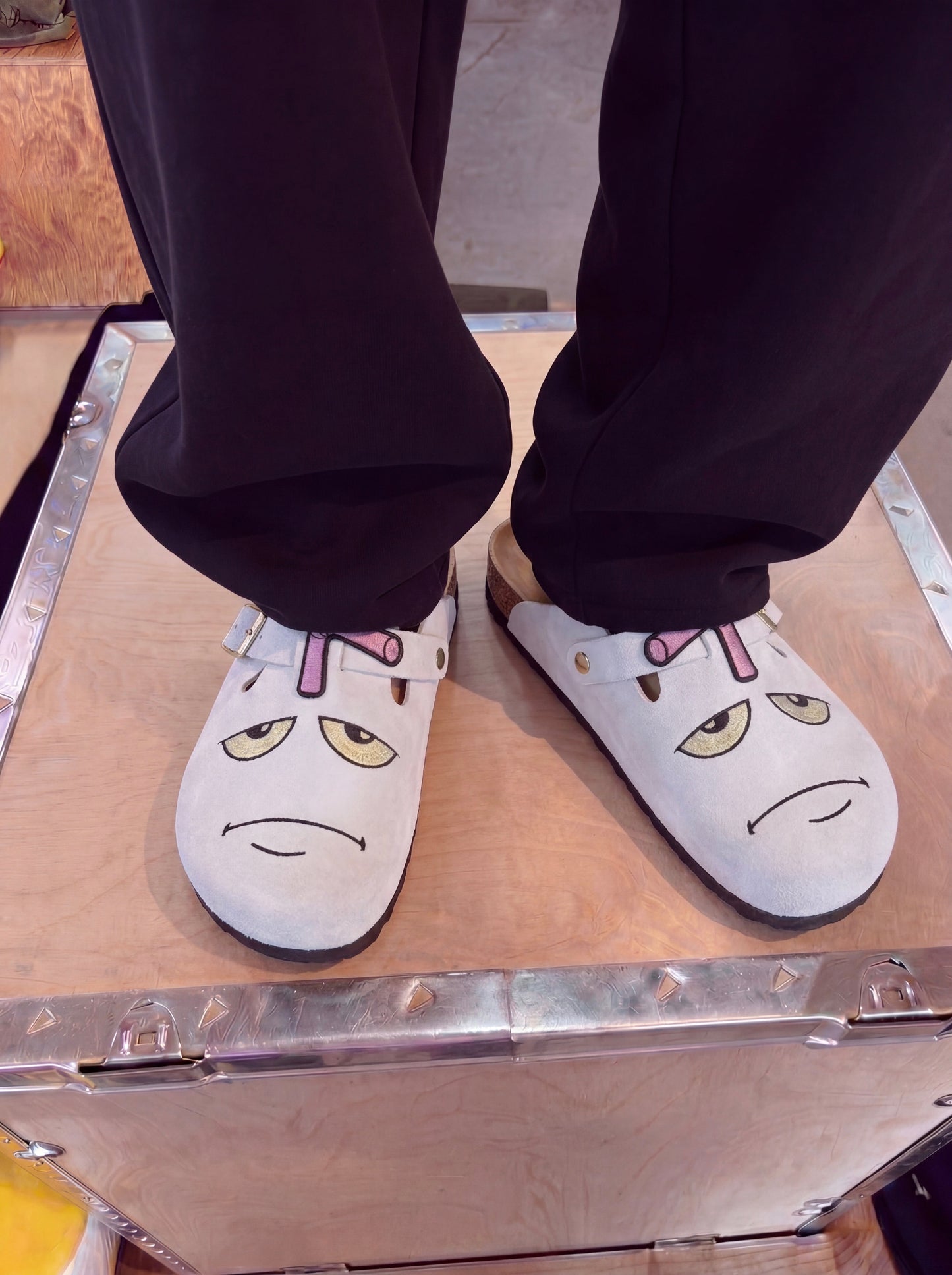 MASTER SHAKE CLOGS