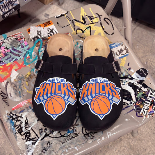 New York Knicks clogs